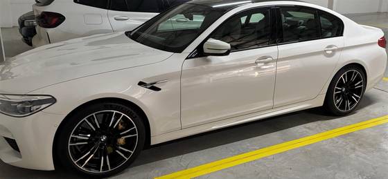 BMW M5 4.4 V8 TWIN POWER M XDRIVE STEPTRONIC BMW M5 4.4 V8 TWIN POWER M XDRIVE STEPTRONIC